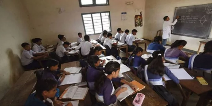 അവധിക്കാല ക്ലാസുകൾ നടത്താം ; പൊതുവിദ്യാഭ്യാസ വകുപ്പിന്റെ ഉത്തരവിന് ഹൈക്കോടതി സ്റ്റേ അവധിക്കാല ക്ലാസുകൾ നടത്താം ; പൊതുവിദ്യാഭ്യാസ വകുപ്പിന്റെ ഉത്തരവിന് ഹൈക്കോടതി സ്റ്റേ