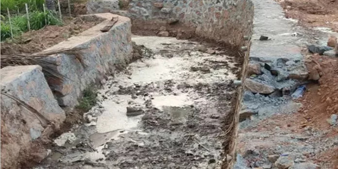 കക്കൂസ് മാലിന്യം തള്ളിയതിന് 2 ലക്ഷം പിഴ ; പ്രതികളുടെ സ്വത്ത് ജപ്തി ചെയ്യാനൊരുങ്ങി കൊടിയത്തൂര് ഗ്രാമപഞ്ചായത്ത് കക്കൂസ് മാലിന്യം തള്ളിയതിന് 2 ലക്ഷം പിഴ ; പ്രതികളുടെ സ്വത്ത് ജപ്തി ചെയ്യാനൊരുങ്ങി കൊടിയത്തൂര് ഗ്രാമപഞ്ചായത്ത്