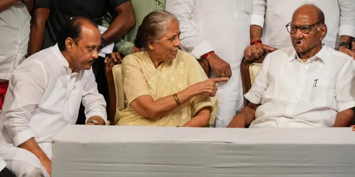 ശരദ് പവാർ അധ്യക്ഷസ്ഥാനം ഒഴിഞ്ഞതിന് പിന്നാലെ എൻ.സി.പിയിൽ കൂട്ടരാജി ശരദ് പവാർ അധ്യക്ഷസ്ഥാനം ഒഴിഞ്ഞതിന് പിന്നാലെ എൻ.സി.പിയിൽ കൂട്ടരാജി