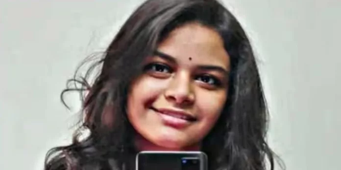 ചേര്ത്തലയില് പ്ലസ് വണ് വിദ്യാര്ത്ഥിനി കുഴഞ്ഞ് വീണ് മരിച്ചു ചേര്ത്തലയില് പ്ലസ് വണ് വിദ്യാര്ത്ഥിനി കുഴഞ്ഞ് വീണ് മരിച്ചു
