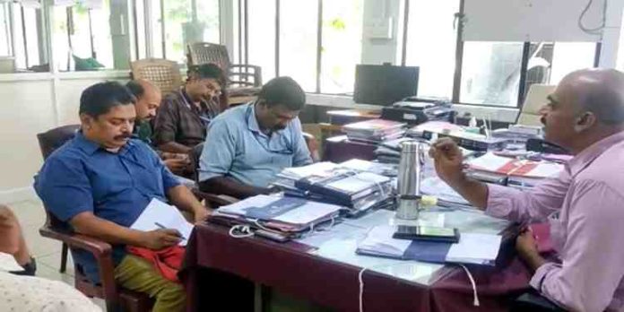 നഗരസഭാ കാര്യാലയങ്ങളിൽ വിജിലൻസിന്റെ സംസ്ഥാന വ്യാപക മിന്നൽ പരിശോധന നഗരസഭാ കാര്യാലയങ്ങളിൽ വിജിലൻസിന്റെ സംസ്ഥാന വ്യാപക മിന്നൽ പരിശോധന