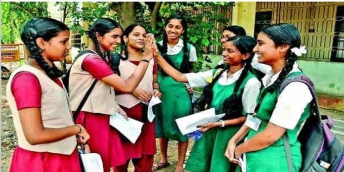സംസ്ഥാനത്തെ 32 സ്കൂളുകള് കൂടി മിക്സഡ് ആകുന്നു ; ഉത്തരവിറക്കി വിദ്യാഭ്യാസ വകുപ്പ് സംസ്ഥാനത്തെ 32 സ്കൂളുകള് കൂടി മിക്സഡ് ആകുന്നു ; ഉത്തരവിറക്കി വിദ്യാഭ്യാസ വകുപ്പ്