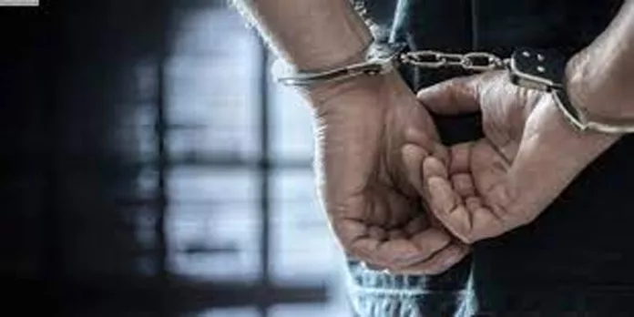 ആലപ്പുഴയിൽ പ്ലസ് വൺ വിദ്യാർത്ഥിനിയെ വിവാഹ വാഗ്ദാനം നൽകി പീഡിപ്പിച്ച് ഗർഭിണിയാക്കി ; യുവാവ് പിടിയിൽ ആലപ്പുഴയിൽ പ്ലസ് വൺ വിദ്യാർത്ഥിനിയെ വിവാഹ വാഗ്ദാനം നൽകി പീഡിപ്പിച്ച് ഗർഭിണിയാക്കി ; യുവാവ് പിടിയിൽ