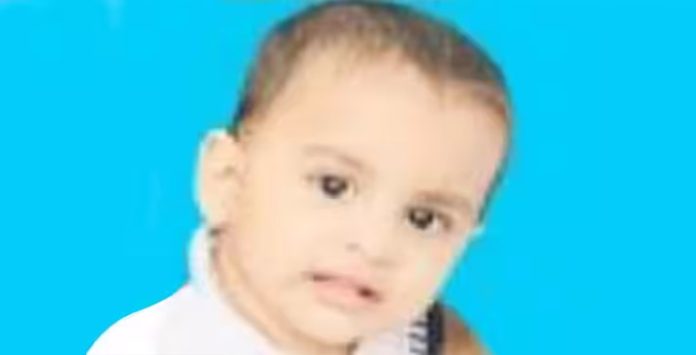 മലപ്പുറത്ത് ഈത്തപ്പഴക്കുരു തൊണ്ടയില് കുരുങ്ങി ഒന്നര വയസുകാരന് ദാരുണാന്ത്യം മലപ്പുറത്ത് ഈത്തപ്പഴക്കുരു തൊണ്ടയില് കുരുങ്ങി ഒന്നര വയസുകാരന് ദാരുണാന്ത്യം