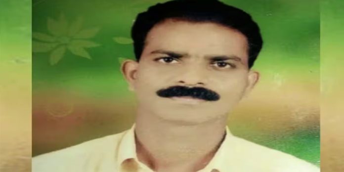 വീട്ടിൽ നിന്ന് ദുർഗന്ധമെന്ന് അയൽവാസിയുടെ പരാതി ; ഗൃഹനാഥന്റെ മൃതദേഹം കണ്ടെത്തി വീട്ടിൽ നിന്ന് ദുർഗന്ധമെന്ന് അയൽവാസിയുടെ പരാതി ; ഗൃഹനാഥന്റെ മൃതദേഹം കണ്ടെത്തി