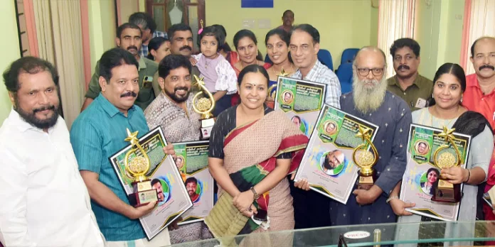 ഗിരീഷ് കർണാട് തീയേറ്റർ സ്മാരക അവാർഡ് ഗിരീഷ് കർണാട് തീയേറ്റർ സ്മാരക അവാർഡ്