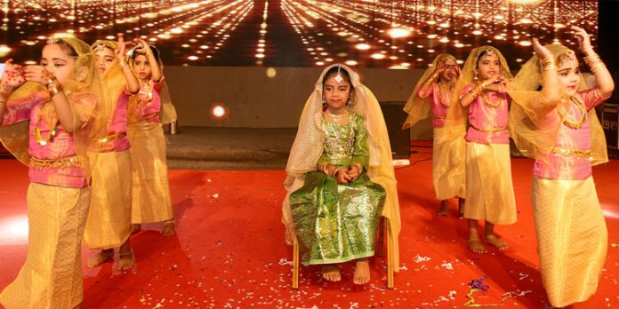 കുരുന്നുകൾ അവതരിപ്പിച്ച ഒപ്പനയ്ക്ക് മാറ്റേറി കുരുന്നുകൾ അവതരിപ്പിച്ച ഒപ്പനയ്ക്ക് മാറ്റേറി