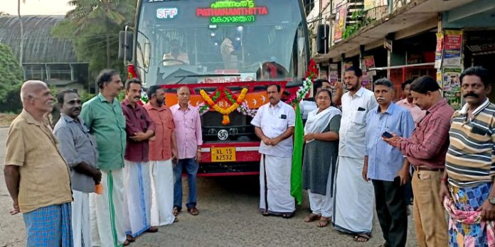 മല്ലപ്പള്ളി ഡിപ്പോയ്ക്ക് പുതിയതായി അനുവദിച്ച സിഫ്റ്റ് ബസ് സര്വ്വീസ് ആരംഭിച്ചു മല്ലപ്പള്ളി ഡിപ്പോയ്ക്ക് പുതിയതായി അനുവദിച്ച സിഫ്റ്റ് ബസ് സര്വ്വീസ് ആരംഭിച്ചു