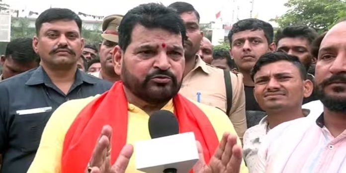 ബ്രിജ് ഭൂഷന്റെ റാലിക്ക് അനുമതി നിഷേധിച്ചു ; മാറ്റിവെയ്ക്കുന്നതായി പ്രഖ്യാപനം ബ്രിജ് ഭൂഷന്റെ റാലിക്ക് അനുമതി നിഷേധിച്ചു ; മാറ്റിവെയ്ക്കുന്നതായി പ്രഖ്യാപനം