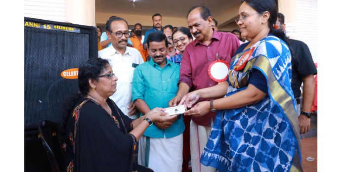 എംഎല്എയുടെ ഇടപെടലില് ബിജിക്ക് ആരോഗ്യമന്ത്രിയുടേയും ഭക്ഷ്യമന്ത്രിയുടേയും കൈത്താങ്ങ് എംഎല്എയുടെ ഇടപെടലില് ബിജിക്ക് ആരോഗ്യമന്ത്രിയുടേയും ഭക്ഷ്യമന്ത്രിയുടേയും കൈത്താങ്ങ്