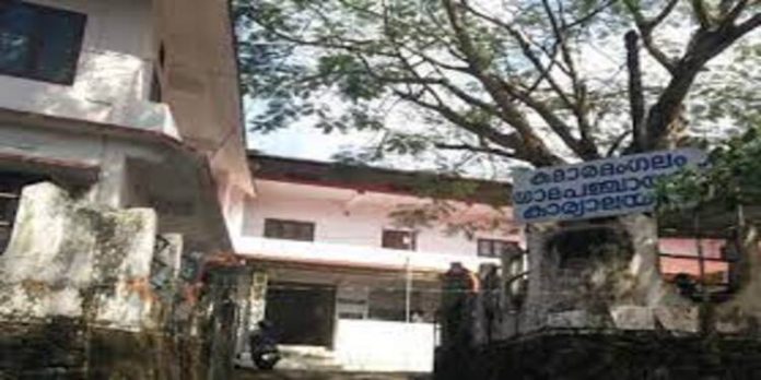 ഔദ്യോഗിക വാഹനം സ്വാകാര്യ ആവശ്യത്തിന് ഉപയോഗിച്ചു ; പഞ്ചായത്ത് സെക്രട്ടറിക്ക് 13,288 രൂപ പിഴ ഔദ്യോഗിക വാഹനം സ്വാകാര്യ ആവശ്യത്തിന് ഉപയോഗിച്ചു ; പഞ്ചായത്ത് സെക്രട്ടറിക്ക് 13,288 രൂപ പിഴ