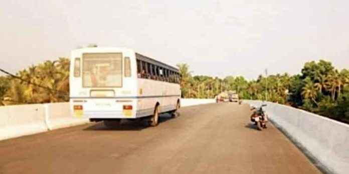 ആലപ്പുഴ – ചങ്ങനാശേരി റോഡ് നിര്മ്മാണം അതിവേഗം പുരോഗമിക്കുന്നു : ജ്യോതി ഫ്ലൈ ഓവർ ഗതാഗത്തിന് തുറന്നു കൊടുത്തു ആലപ്പുഴ – ചങ്ങനാശേരി റോഡ് നിര്മ്മാണം അതിവേഗം പുരോഗമിക്കുന്നു : ജ്യോതി ഫ്ലൈ ഓവർ ഗതാഗത്തിന് തുറന്നു കൊടുത്തു