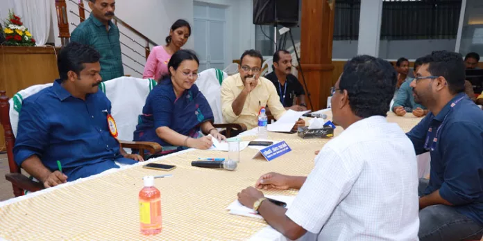 കനാലിലെ വെള്ളക്കെട്ടിന് പരിഹാരം കാണും ; മോഹനന്റെ പരാതിയില് ആരോഗ്യമന്ത്രിയുടെ ഇടപെടല് കനാലിലെ വെള്ളക്കെട്ടിന് പരിഹാരം കാണും ; മോഹനന്റെ പരാതിയില് ആരോഗ്യമന്ത്രിയുടെ ഇടപെടല്