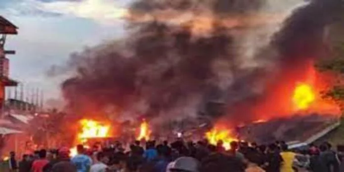 മണിപ്പൂരിൽ സംഘർഷം നിയന്ത്രിക്കാനുള്ള ശ്രമം ഊർജിതമാക്കി സൈന്യവും പോലീസും മണിപ്പൂരിൽ സംഘർഷം നിയന്ത്രിക്കാനുള്ള ശ്രമം ഊർജിതമാക്കി സൈന്യവും പോലീസും