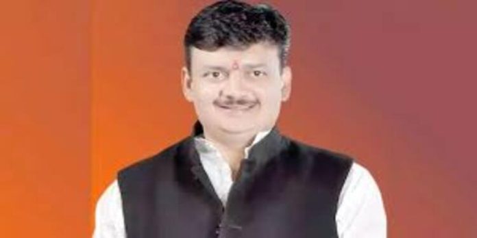 മഹാരാഷ്ട്രയിലെ ഏക കോണ്ഗ്രസ് എംപി ബാലു ധനോര്ക്കര് അന്തരിച്ചു മഹാരാഷ്ട്രയിലെ ഏക കോണ്ഗ്രസ് എംപി ബാലു ധനോര്ക്കര് അന്തരിച്ചു