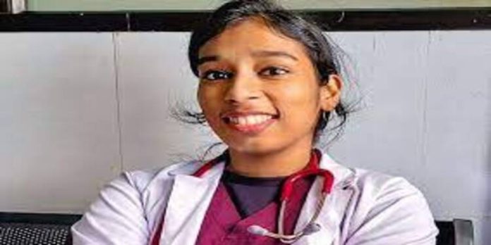 ഡോക്ടര് വന്ദനയുടെ കുടുംബത്തിന് 25 ലക്ഷം രൂപ ധനസഹായം പ്രഖ്യാപിച്ച് സര്ക്കാര് ഡോക്ടര് വന്ദനയുടെ കുടുംബത്തിന് 25 ലക്ഷം രൂപ ധനസഹായം പ്രഖ്യാപിച്ച് സര്ക്കാര്