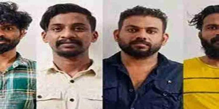 മുന് വൈരാഗ്യം തീര്ക്കാന് വീടിന് നേരെ പെട്രോള് ബോംബേറ്, 4 പേര് അറസ്റ്റില് മുന് വൈരാഗ്യം തീര്ക്കാന് വീടിന് നേരെ പെട്രോള് ബോംബേറ്, 4 പേര് അറസ്റ്റില്