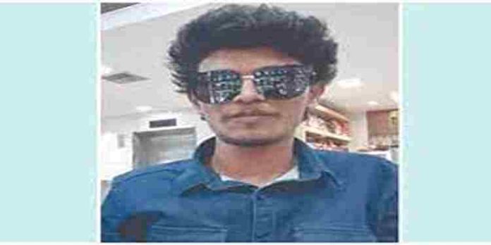 ചെരുപ്പുകടയിലെ കവർച്ച ; മുൻ ജീവനക്കാരൻ നിസാമുദ്ദീന്റെ വീട്ടിൽ നിന്ന് ഒളിപ്പിച്ചിരുന്ന പണം കണ്ടെത്തി ചെരുപ്പുകടയിലെ കവർച്ച ; മുൻ ജീവനക്കാരൻ നിസാമുദ്ദീന്റെ വീട്ടിൽ നിന്ന് ഒളിപ്പിച്ചിരുന്ന പണം കണ്ടെത്തി