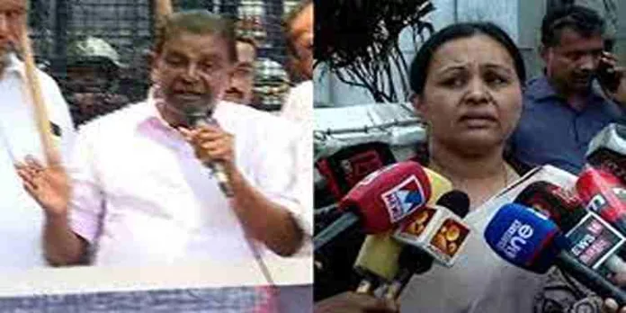 ഗ്ലീസറിൻ തേച്ചാണ് വീണജോർജ് വന്ദനയുടെ മൃതദേഹത്തിനരികിൽ കരഞ്ഞതെന്ന് തിരുവഞ്ചൂര് ഗ്ലീസറിൻ തേച്ചാണ് വീണജോർജ് വന്ദനയുടെ മൃതദേഹത്തിനരികിൽ കരഞ്ഞതെന്ന് തിരുവഞ്ചൂര്