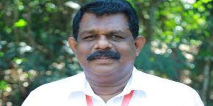 കുട്ടികളുമായി ട്രിപ്പിൾ യാത്ര; തീരുമാനം കേന്ദ്രത്തിന്റേത് ; മറുപടി ലഭിക്കുംവരെ പിഴ ഈടാക്കില്ല കുട്ടികളുമായി ട്രിപ്പിൾ യാത്ര; തീരുമാനം കേന്ദ്രത്തിന്റേത് ; മറുപടി ലഭിക്കുംവരെ പിഴ ഈടാക്കില്ല