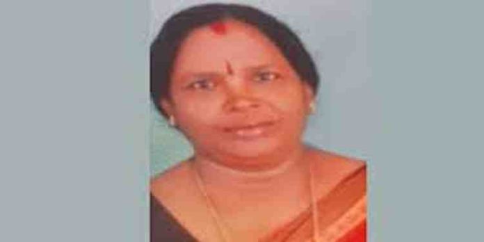 റോഡ് മുറിച്ചുകടക്കുന്നതിനിടെ വാഹനം ഇടിച്ച് സ്ത്രീ മരിച്ചു റോഡ് മുറിച്ചുകടക്കുന്നതിനിടെ വാഹനം ഇടിച്ച് സ്ത്രീ മരിച്ചു