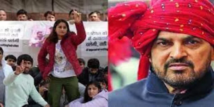 ‘ ഈ മാസം 21ന് അകം ബ്രിജ്ഭൂഷന്റെ അറസ്റ്റില്ലെങ്കിൽ സമരം പുതിയ ദിശയിലേക്ക് ’ ; മുന്നറിയിപ്പ് നൽകി ഗുസ്തി താരങ്ങൾ ‘ ഈ മാസം 21ന് അകം ബ്രിജ്ഭൂഷന്റെ അറസ്റ്റില്ലെങ്കിൽ സമരം പുതിയ ദിശയിലേക്ക് ’ ; മുന്നറിയിപ്പ് നൽകി ഗുസ്തി താരങ്ങൾ