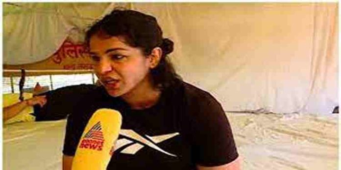 സമരം കടുപ്പിക്കാൻ ഗുസ്തി താരങ്ങൾ; നീതി ലഭിക്കാതെ പിൻമാറില്ലെന്ന് സാക്ഷി മാലിക് സമരം കടുപ്പിക്കാൻ ഗുസ്തി താരങ്ങൾ; നീതി ലഭിക്കാതെ പിൻമാറില്ലെന്ന് സാക്ഷി മാലിക്
