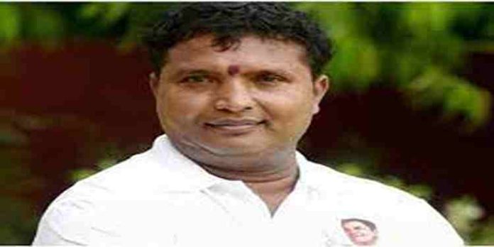 സഹപ്രവർത്തകയുടെ പീഡന പരാതി ; യൂത്ത് കോൺഗ്രസ് അധ്യക്ഷന് മൂൻകൂർ ജാമ്യം സഹപ്രവർത്തകയുടെ പീഡന പരാതി ; യൂത്ത് കോൺഗ്രസ് അധ്യക്ഷന് മൂൻകൂർ ജാമ്യം