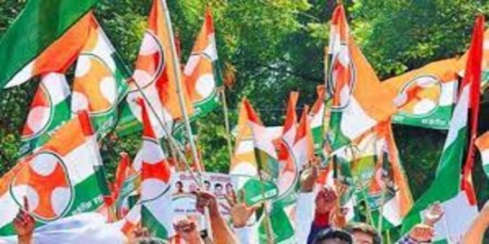 യൂത്ത് കോണ്ഗ്രസ് ജില്ലാ സമ്മേളനത്തിന് മുഖ്യം പണപ്പിരിവും ഗ്രൂപ്പ് കളിയും യൂത്ത് കോണ്ഗ്രസ് ജില്ലാ സമ്മേളനത്തിന് മുഖ്യം പണപ്പിരിവും ഗ്രൂപ്പ് കളിയും
