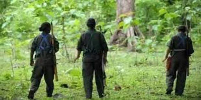 കണ്ണൂര് ഇരിട്ടിയിലെത്തിയ മാവോയിസ്റ്റ് സംഘത്തെ തിരിച്ചറിഞ്ഞു കണ്ണൂര് ഇരിട്ടിയിലെത്തിയ മാവോയിസ്റ്റ് സംഘത്തെ തിരിച്ചറിഞ്ഞു