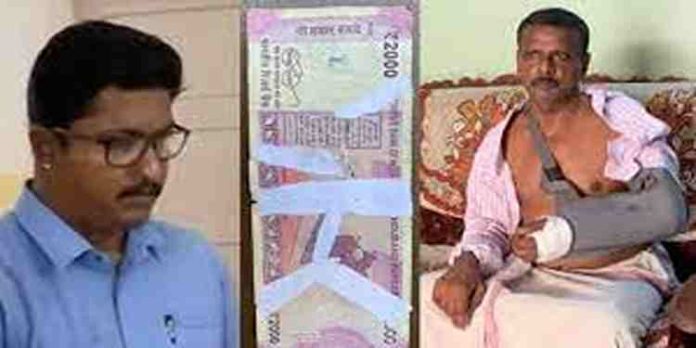 2000 രൂപയ്ക്ക് ചില്ലറ ചോദിച്ചു ; കെഎസ്ആർടിസി ഡ്രൈവറും കണ്ടക്ടറും യാത്രക്കാരനെ മർദ്ദിച്ചു 2000 രൂപയ്ക്ക് ചില്ലറ ചോദിച്ചു ; കെഎസ്ആർടിസി ഡ്രൈവറും കണ്ടക്ടറും യാത്രക്കാരനെ മർദ്ദിച്ചു