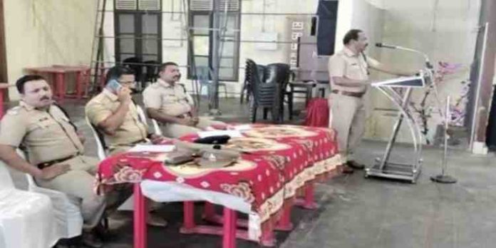 തിരുവല്ല പോലീസിന്റെ നേതൃത്വത്തിൽ ട്രാഫിക് ബോധവൽക്കരണ ക്ലാസ് സംഘടിപ്പിച്ചു തിരുവല്ല പോലീസിന്റെ നേതൃത്വത്തിൽ ട്രാഫിക് ബോധവൽക്കരണ ക്ലാസ് സംഘടിപ്പിച്ചു