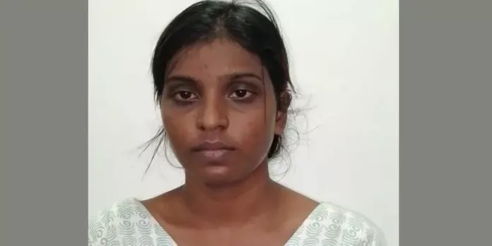 വിജിലൻസിൽ ഡ്രൈവർ ജോലി വാഗ്ദാനം ചെയ്ത് പണം തട്ടിപ്പ് ; പാലക്കാട് 26കാരി പിടിയില് വിജിലൻസിൽ ഡ്രൈവർ ജോലി വാഗ്ദാനം ചെയ്ത് പണം തട്ടിപ്പ് ; പാലക്കാട് 26കാരി പിടിയില്