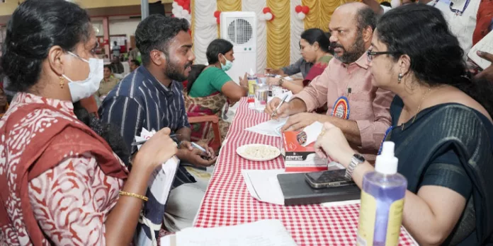 ഗോകുലിന്റെ അപേക്ഷ ഫലം കണ്ടു ; മാനസികവെല്ലുവിളി നേരിടുന്ന അമ്മയ്ക്കും മകള്ക്കും സംരക്ഷണ കേന്ദ്രമൊരുക്കി മന്ത്രി പി. രാജീവ് ഗോകുലിന്റെ അപേക്ഷ ഫലം കണ്ടു ; മാനസികവെല്ലുവിളി നേരിടുന്ന അമ്മയ്ക്കും മകള്ക്കും സംരക്ഷണ കേന്ദ്രമൊരുക്കി മന്ത്രി പി. രാജീവ്