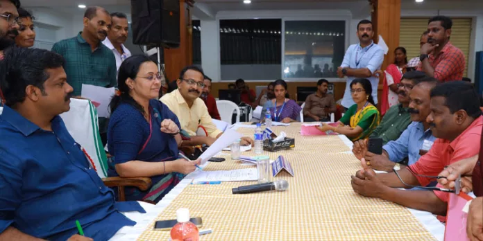 പരാതിയുമായി പഞ്ചായത്ത് അംഗങ്ങള് : പരിഹാരവുമായി മന്ത്രി പരാതിയുമായി പഞ്ചായത്ത് അംഗങ്ങള് : പരിഹാരവുമായി മന്ത്രി