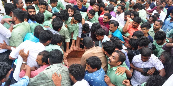 മൈലപ്രാ വലിയപള്ളിയിലെ പെരുന്നാൾ ആഘോഷങ്ങൾ സമാപിച്ചു മൈലപ്രാ വലിയപള്ളിയിലെ പെരുന്നാൾ ആഘോഷങ്ങൾ സമാപിച്ചു