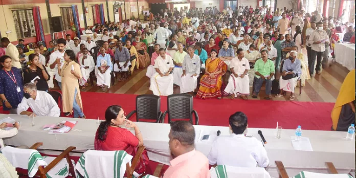 മൈലാടുംപാറയില് കുടിവെള്ളമെത്തും ; അടിയന്തിര ഇടപെടലിന് മന്ത്രിയുടെ നിര്ദേശം മൈലാടുംപാറയില് കുടിവെള്ളമെത്തും ; അടിയന്തിര ഇടപെടലിന് മന്ത്രിയുടെ നിര്ദേശം