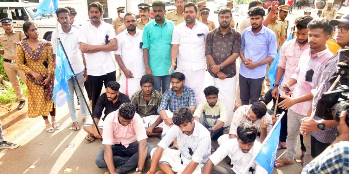 വീണാ ജോർജിന്റെ ഓഫീസിലേക്ക് കെ.എസ്.യു മാർച്ച് നടത്തി വീണാ ജോർജിന്റെ ഓഫീസിലേക്ക് കെ.എസ്.യു മാർച്ച് നടത്തി