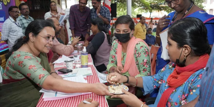 സംസ്ഥാന സര്ക്കാരിന്റെ ജനപ്രിയ നടപടികളിലെ വിശ്വാസം തെറ്റിയില്ല ; നെടുമങ്ങാട് നിന്നെത്തിയ പരാതിക്കാര്ക്കും കരുതല് സംസ്ഥാന സര്ക്കാരിന്റെ ജനപ്രിയ നടപടികളിലെ വിശ്വാസം തെറ്റിയില്ല ; നെടുമങ്ങാട് നിന്നെത്തിയ പരാതിക്കാര്ക്കും കരുതല്