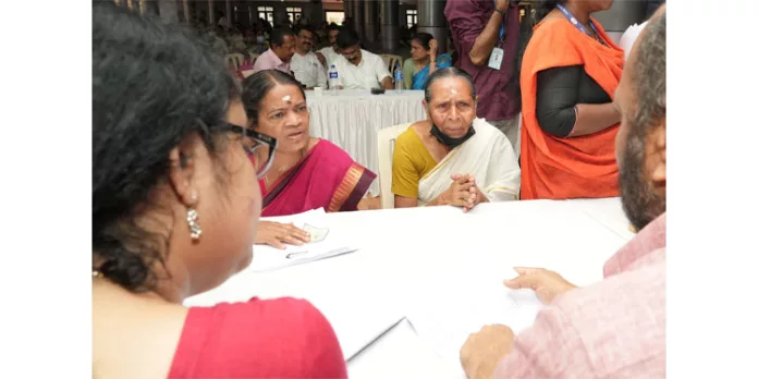 സുഭദ്ര മുത്തശിക്ക് വീട്ടിലേക്ക് കയറാന് വഴി ; സത്വര നടപടിക്ക് വ്യവസായമന്ത്രിയുടെ ഉത്തരവ് സുഭദ്ര മുത്തശിക്ക് വീട്ടിലേക്ക് കയറാന് വഴി ; സത്വര നടപടിക്ക് വ്യവസായമന്ത്രിയുടെ ഉത്തരവ്