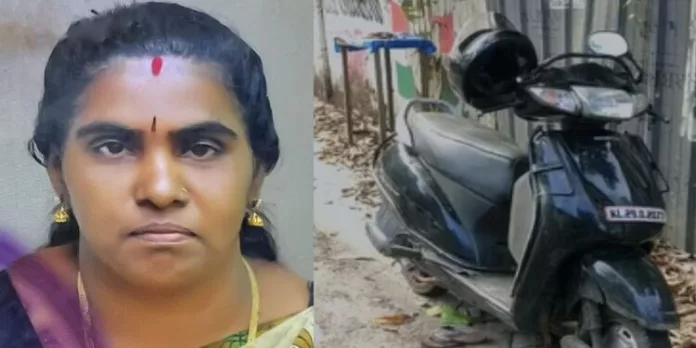 ആലപ്പുഴയിൽ സ്വകാര്യബസിന്റെ പിൻചക്രം തലയിലൂടെ കയറി വീട്ടമ്മക്ക് ദാരുണാന്ത്യം ആലപ്പുഴയിൽ സ്വകാര്യബസിന്റെ പിൻചക്രം തലയിലൂടെ കയറി വീട്ടമ്മക്ക് ദാരുണാന്ത്യം