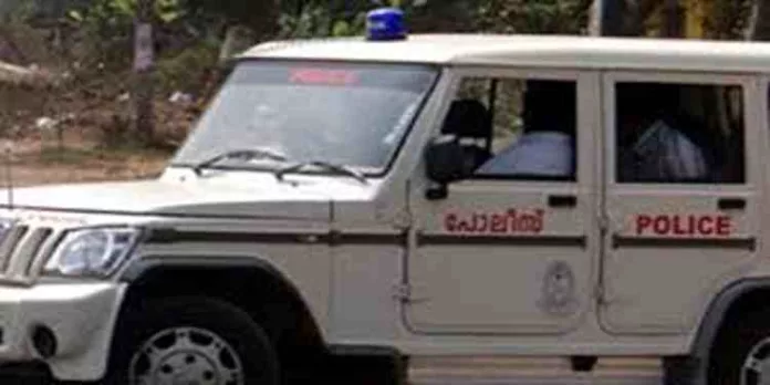 പോലീസിനെ ആക്രമിച്ച ശേഷം മുങ്ങി ; പ്രതി അറസ്റ്റിൽ പോലീസിനെ ആക്രമിച്ച ശേഷം മുങ്ങി ; പ്രതി അറസ്റ്റിൽ