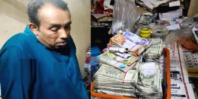 പാലക്കയം കൈക്കൂലി കേസ് ; വാങ്ങിയത് മേലുദ്യോഗസ്ഥരുടെ അറിവോടെ , മേലുദ്യോഗസ്ഥർക്കും പങ്ക് നൽകിയിരുന്നെന്ന് സുരേഷ് കുമാർ പാലക്കയം കൈക്കൂലി കേസ് ; വാങ്ങിയത് മേലുദ്യോഗസ്ഥരുടെ അറിവോടെ , മേലുദ്യോഗസ്ഥർക്കും പങ്ക് നൽകിയിരുന്നെന്ന് സുരേഷ് കുമാർ