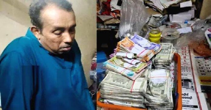 കൈക്കൂലിയായി വാങ്ങുന്നത് ലക്ഷങ്ങള് , താമസം 2,500 രൂപ വാടകയുള്ള ഒറ്റമുറി വീട്ടില് ; സുരേഷ് കുമാറിന്റെ ജീവിതമിങ്ങനെ കൈക്കൂലിയായി വാങ്ങുന്നത് ലക്ഷങ്ങള് , താമസം 2,500 രൂപ വാടകയുള്ള ഒറ്റമുറി വീട്ടില് ; സുരേഷ് കുമാറിന്റെ ജീവിതമിങ്ങനെ