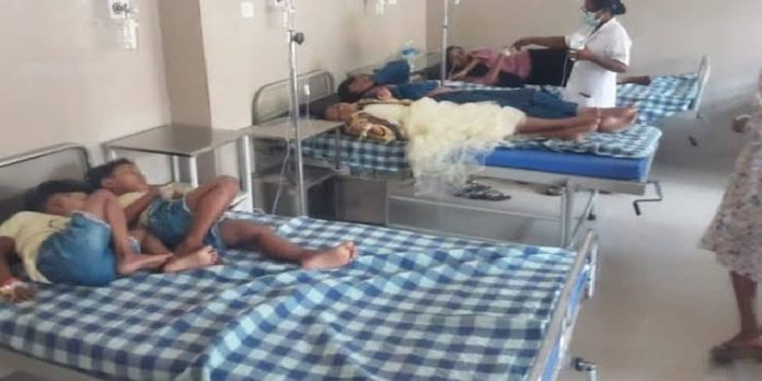 വയനാട്ടില് ഭക്ഷ്യവിഷബാധ ; റസ്റ്റോറന്റില് നിന്ന് അല്ഫാമും കുഴിമന്തിയും കഴിച്ച കുട്ടികളടക്കം 15ഓളം പേര് ആശുപത്രിയില് വയനാട്ടില് ഭക്ഷ്യവിഷബാധ ; റസ്റ്റോറന്റില് നിന്ന് അല്ഫാമും കുഴിമന്തിയും കഴിച്ച കുട്ടികളടക്കം 15ഓളം പേര് ആശുപത്രിയില്
