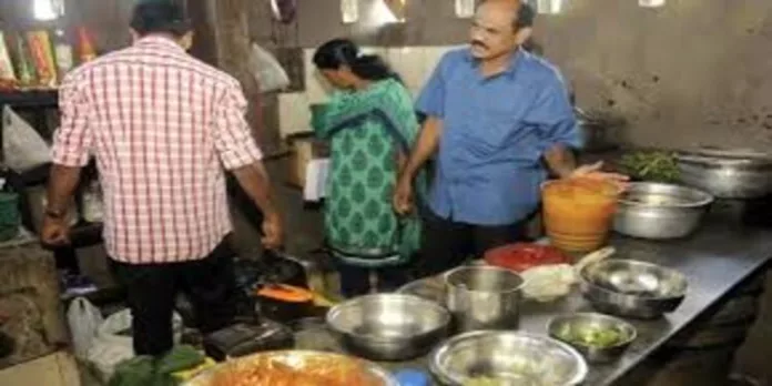 ഭക്ഷ്യ സുരക്ഷ ഉറപ്പുവരുത്താനുളള നടപടികൾ ഊർജ്ജിതം ; പിഴ ഇനത്തിൽ സർക്കാർ ഖജനാവിൽ എത്തിയത് കോടികൾ ഭക്ഷ്യ സുരക്ഷ ഉറപ്പുവരുത്താനുളള നടപടികൾ ഊർജ്ജിതം ; പിഴ ഇനത്തിൽ സർക്കാർ ഖജനാവിൽ എത്തിയത് കോടികൾ