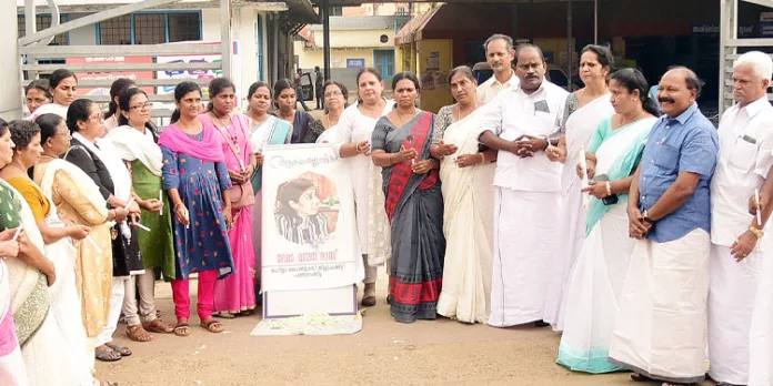 മഹിളാ കോൺഗ്രസ് പ്രതിഷേധ ജ്വാല സംഘടിപ്പിച്ചു മഹിളാ കോൺഗ്രസ് പ്രതിഷേധ ജ്വാല സംഘടിപ്പിച്ചു
