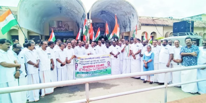 വന്ദേ ഭാരത് ട്രെയിന് സ്റ്റോപ്പ് അനുവദിക്കാത്തത് അവഗണനയുടെ തുടര്ക്കഥ : ആന്റോ ആന്റണി എം.പി വന്ദേ ഭാരത് ട്രെയിന് സ്റ്റോപ്പ് അനുവദിക്കാത്തത് അവഗണനയുടെ തുടര്ക്കഥ : ആന്റോ ആന്റണി എം.പി