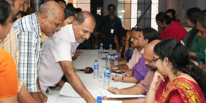 വരട്ടാറില് നീരൊഴുക്ക് ഉറപ്പാക്കാന് മന്ത്രി പി. രാജീവിന്റെ നിര്ദേശം വരട്ടാറില് നീരൊഴുക്ക് ഉറപ്പാക്കാന് മന്ത്രി പി. രാജീവിന്റെ നിര്ദേശം