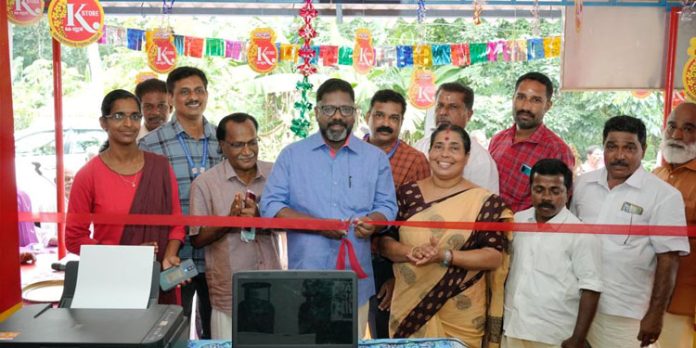 കേരളം മറ്റ് സംസ്ഥാനങ്ങള്ക്ക് മാതൃകയാകുന്നു : ഡെപ്യൂട്ടി സ്പീക്കര് കേരളം മറ്റ് സംസ്ഥാനങ്ങള്ക്ക് മാതൃകയാകുന്നു : ഡെപ്യൂട്ടി സ്പീക്കര്
